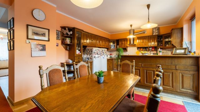 dom szeregowy, 6 pokoi Kraków Olsza, ul. Ludwika Idzikowskiego. Zdjęcie 4