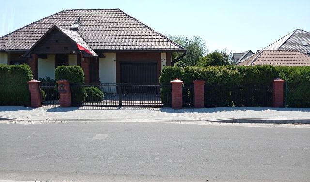 dom wolnostojący, 4 pokoje Izbica Kujawska Morele, ul. Morelowa. Zdjęcie 1