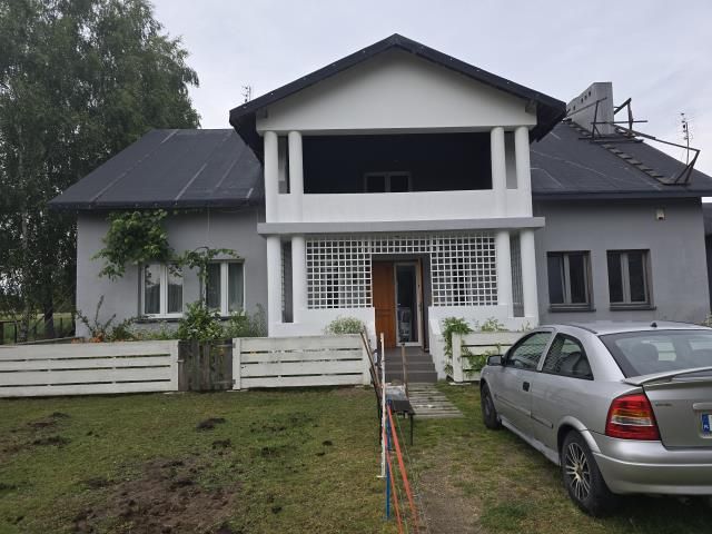 dom wolnostojący, 7 pokoi Tłuszcz