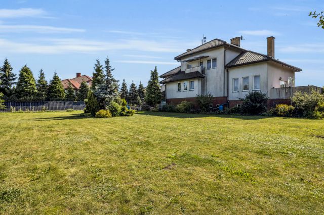 dom wolnostojący, 8 pokoi Kalisz, ul. Żwirki i Wigury. Zdjęcie 1