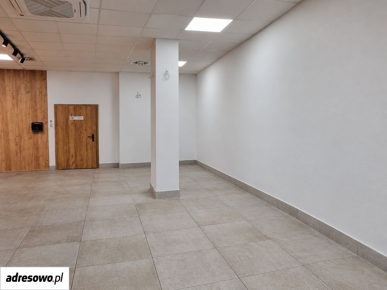 Lokal Ożarów Mazowiecki, ul. Nadbrzeżna. Zdjęcie 2