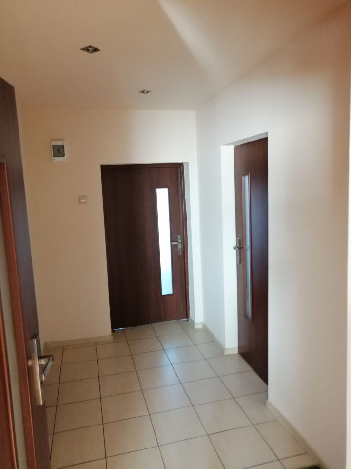 Nieruchomość komercyjna Szlatyn. Zdjęcie 6