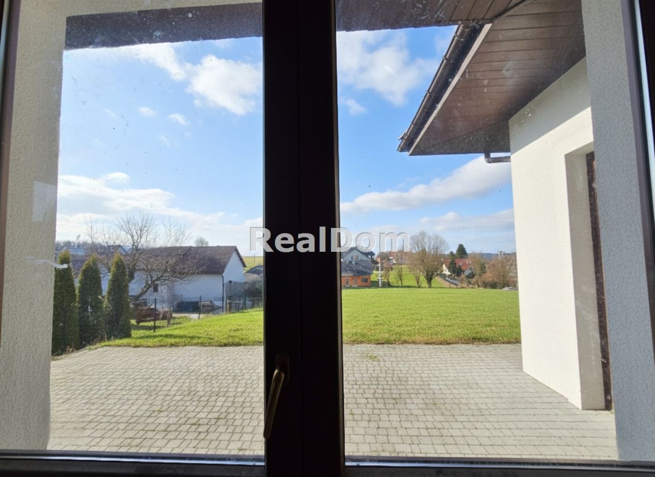 dom wolnostojący, 6 pokoi Tomaszowice. Zdjęcie 4