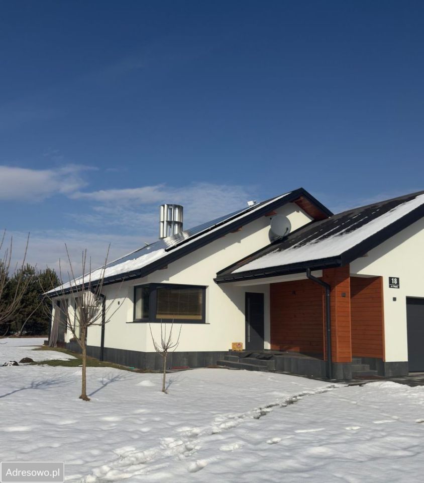 dom wolnostojący, 4 pokoje Pradła, ul. Bugaj. Zdjęcie 1