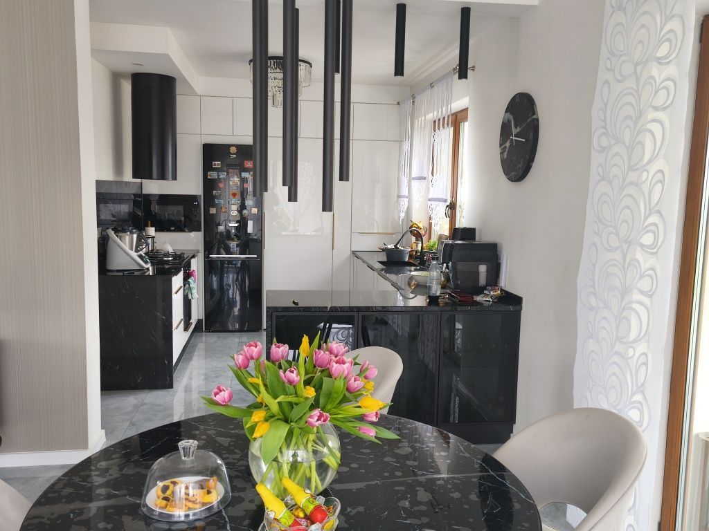 dom wolnostojący, 4 pokoje Wykroty. Zdjęcie 8