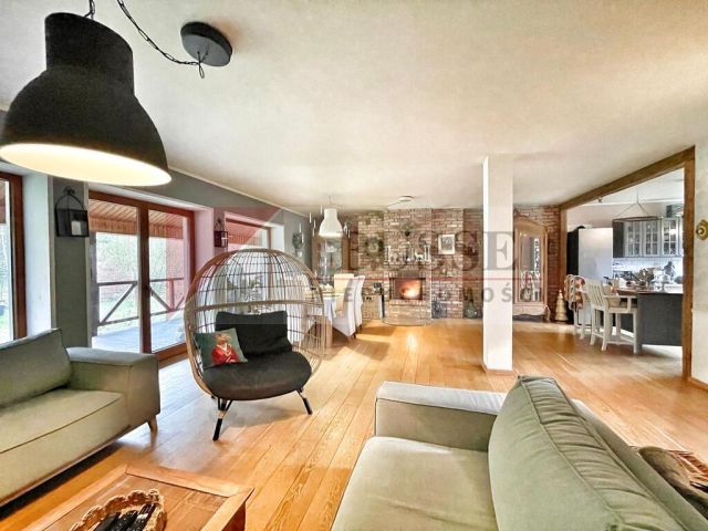 dom wolnostojący, 7 pokoi Trzeszczyn. Zdjęcie 2