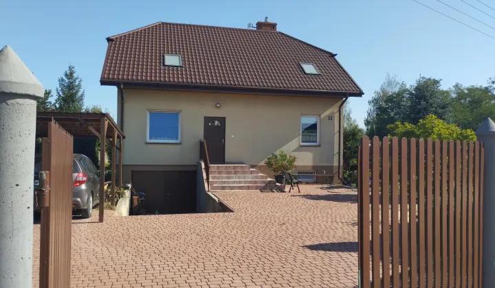 dom wolnostojący, 5 pokoi Kozłów Biskupi, ul. Sadowa