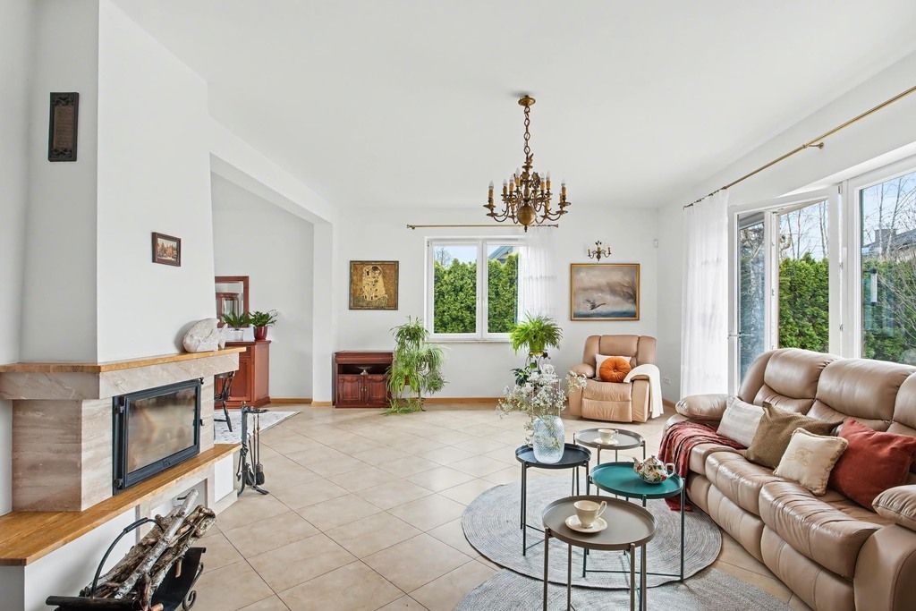 dom wolnostojący, 6 pokoi Borzęcin Mały, ul. Kosmowska. Zdjęcie 4