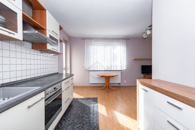 Mieszkanie 3-pokojowe Kraków Kurdwanów, ul. Marii i Bolesława Wysłouchów. Zdjęcie 2
