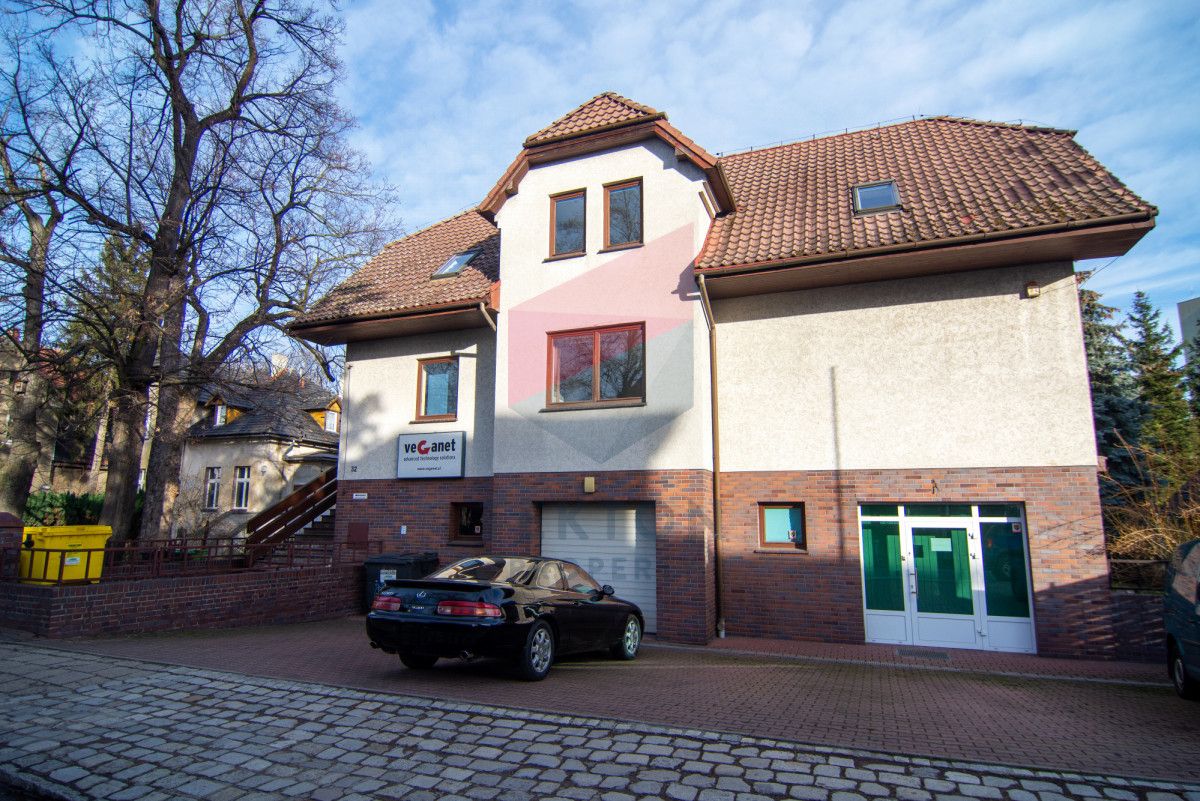 dom wolnostojący, 15 pokoi Wrocław Leśnica, ul. Władysława Skoczylasa