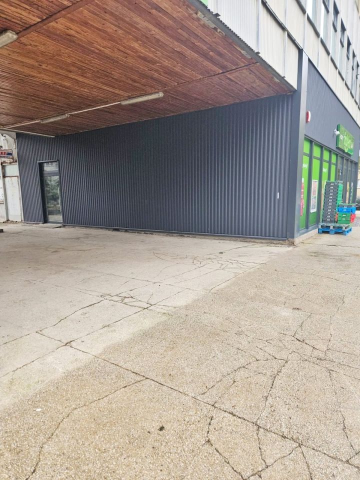 Lokal Jelenia Góra Zabobrze, ul. Krzysztofa Komedy-Trzcińskiego. Zdjęcie 2