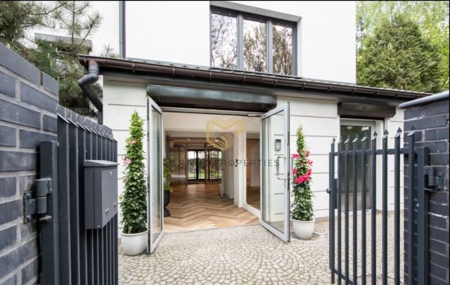 dom szeregowy, 10 pokoi Warszawa Praga-Południe. Zdjęcie 2