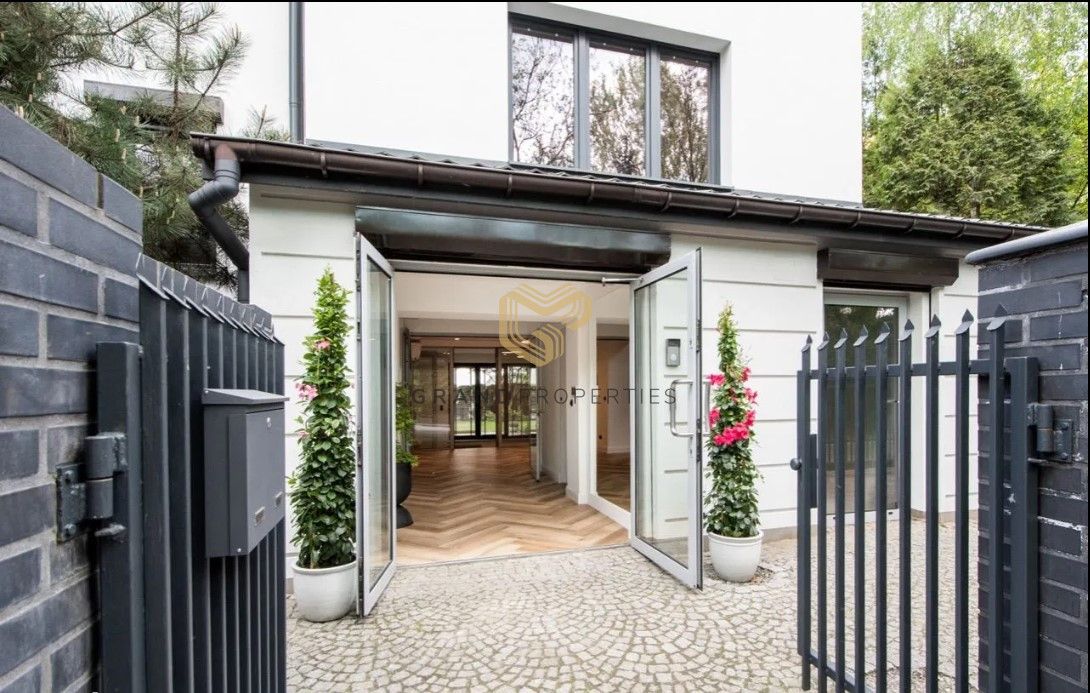 dom szeregowy, 10 pokoi Warszawa Praga-Południe. Zdjęcie 2