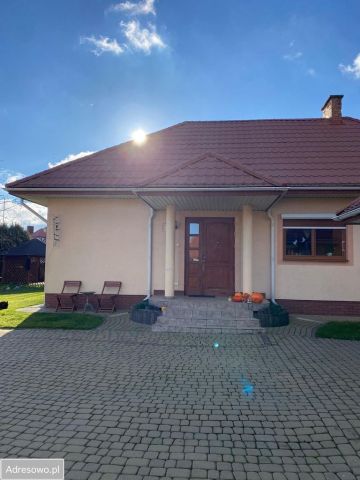 dom wolnostojący, 5 pokoi Lubycza Królewska, ul. St. Moniuszki. Zdjęcie 1