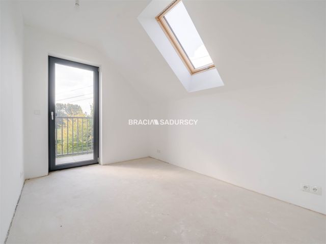 dom wolnostojący, 4 pokoje Koźmice Małe. Zdjęcie 25