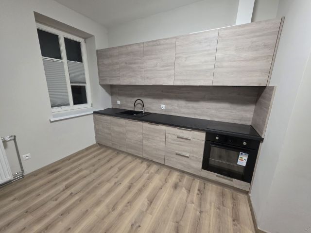 Mieszkanie 4-pokojowe Cięcina. Zdjęcie 1