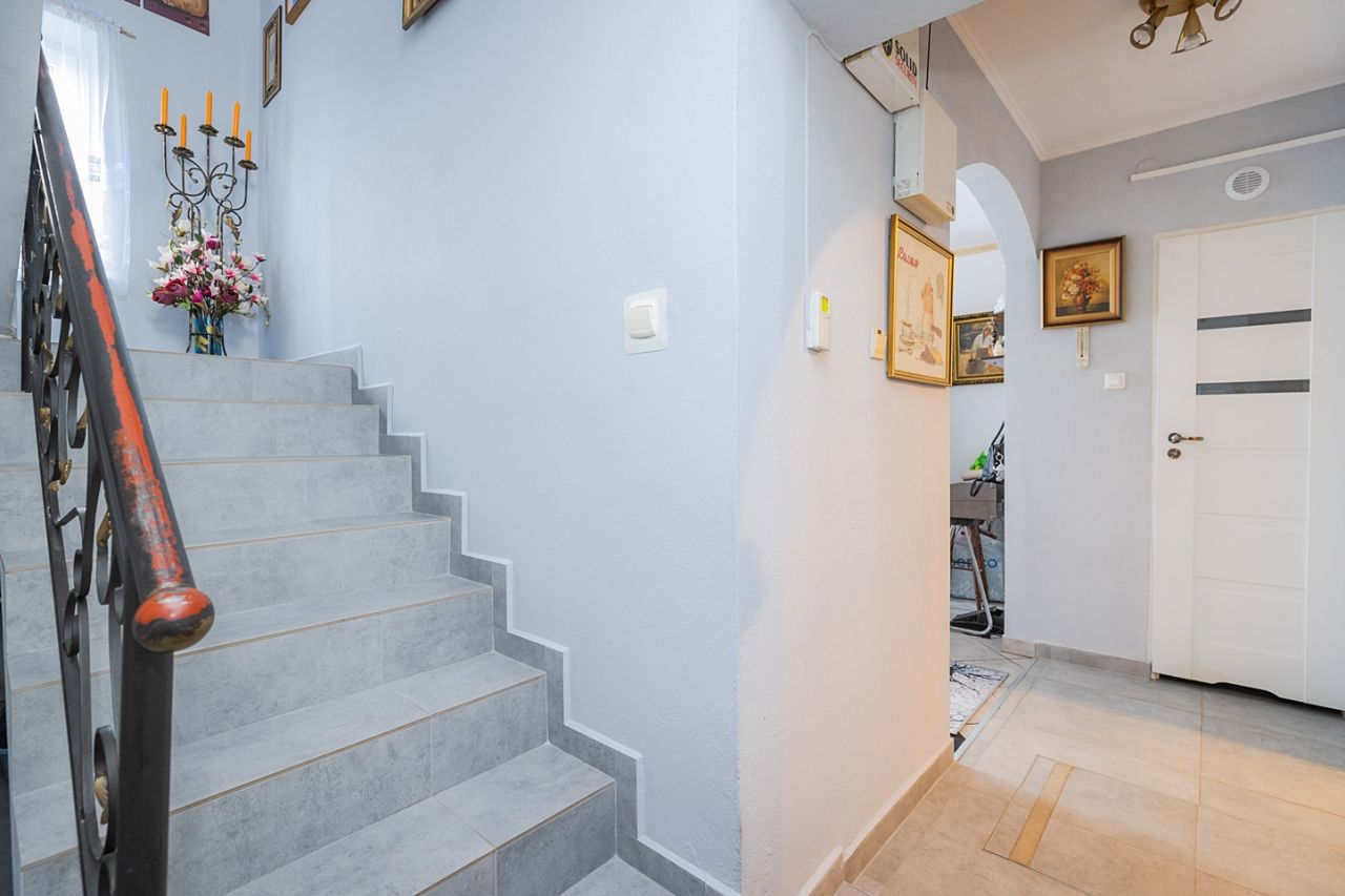 dom wolnostojący, 6 pokoi Jabłonna, ul. Piaskowa. Zdjęcie 2