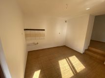 Mieszkanie 3-pokojowe Złoczew. Zdjęcie 4