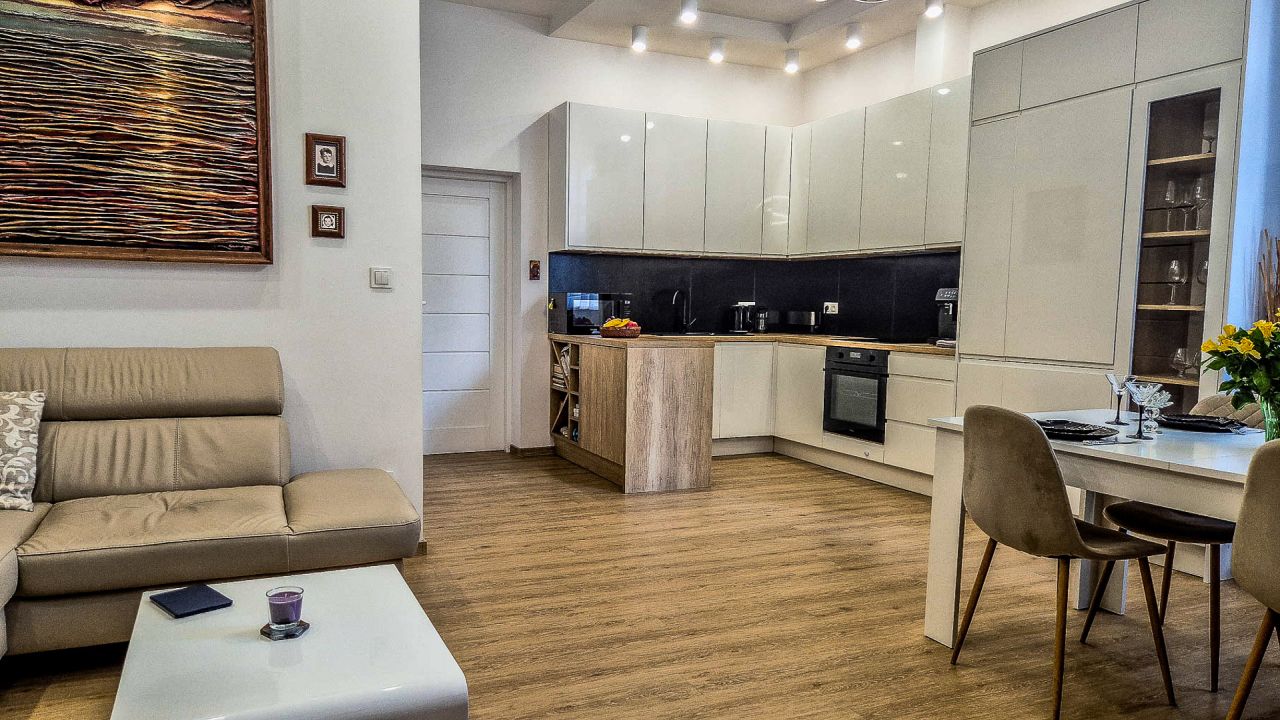 Mieszkanie 3-pokojowe Jelenia Góra Centrum, ul. Jana Matejki. Zdjęcie 3