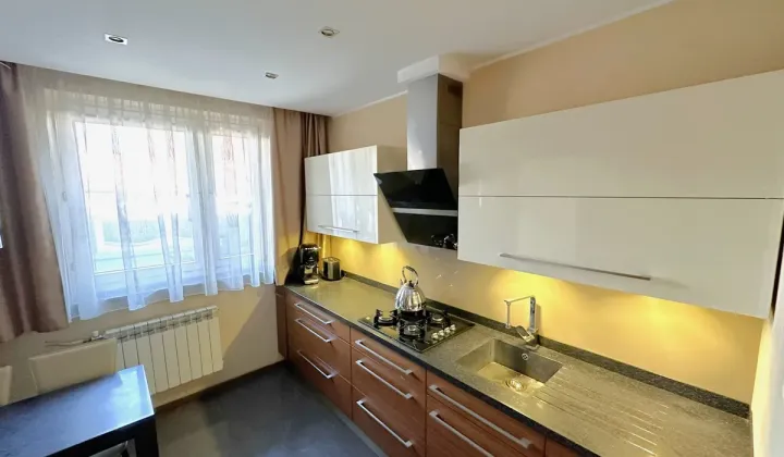 dom wolnostojący, 6 pokoi Piotrków Trybunalski Śródmieście, ul. Wiślana