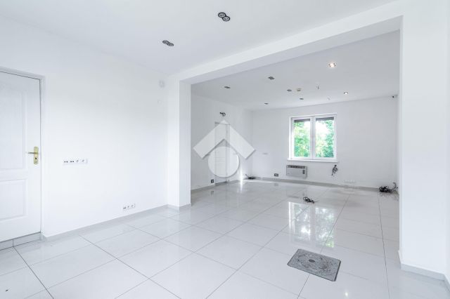 Lokal Kraków Podgórze Duchackie, ul. gen. Henryka Kamieńskiego. Zdjęcie 3