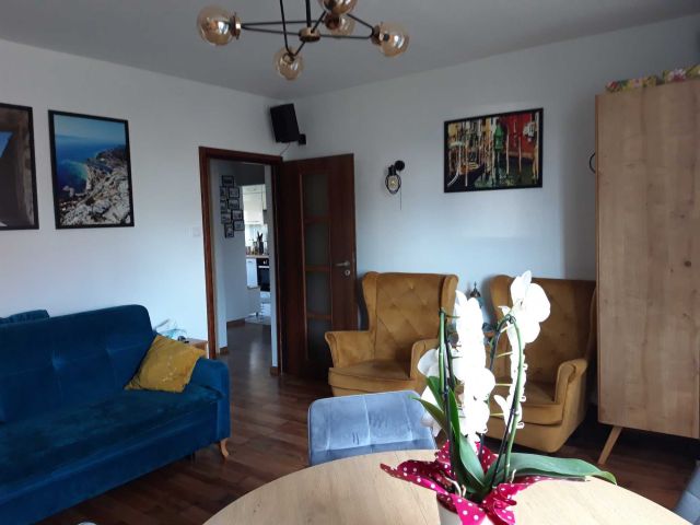 Mieszkanie 3-pokojowe Ostrowiec Świętokrzyski Stawki, os. Stawki. Zdjęcie 1