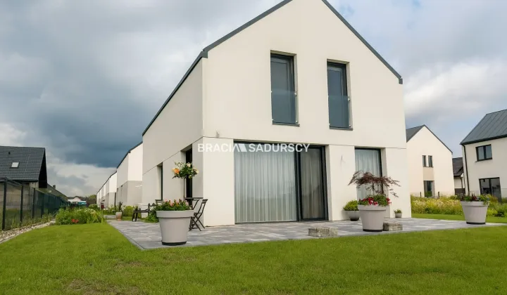 dom wolnostojący, 4 pokoje Mników