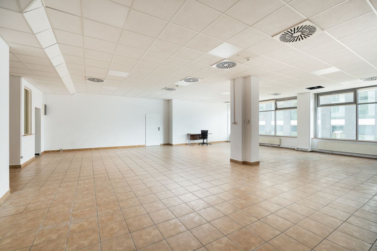 Lokal Warszawa Praga-Południe, al. Stanów Zjednoczonych