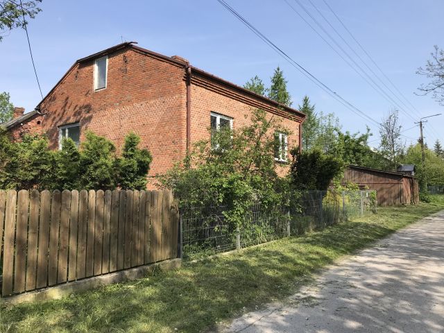 dom wolnostojący, 3 pokoje Sielec. Zdjęcie 1