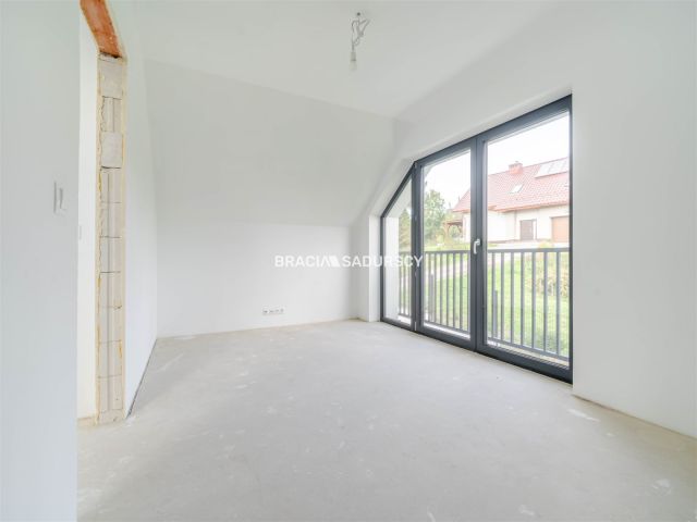 dom wolnostojący, 4 pokoje Koźmice Małe. Zdjęcie 16