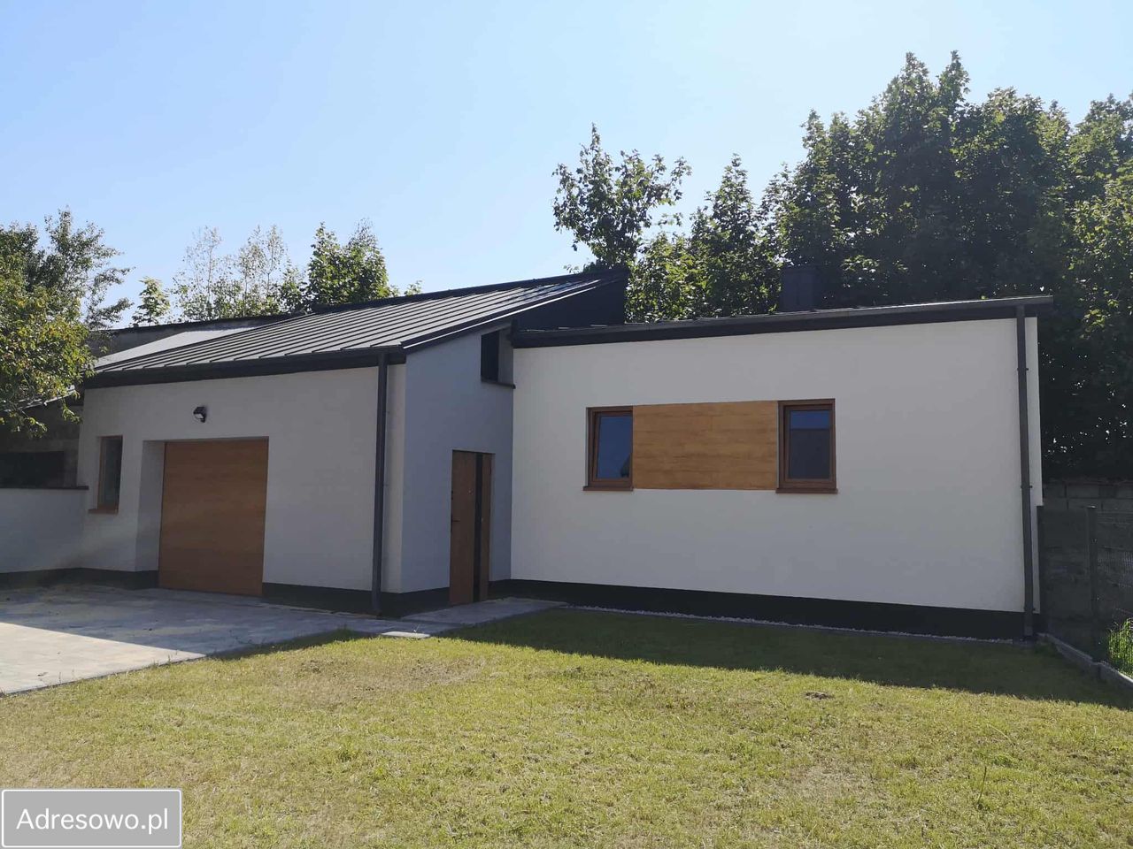 dom wolnostojący, 6 pokoi Kielce Białogon