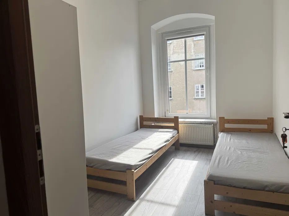 Mieszkanie 4-pokojowe Legnica, ul. Chojnowska. Zdjęcie 2