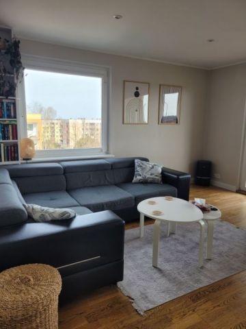 Mieszkanie 3-pokojowe Gdynia Karwiny. Zdjęcie 1