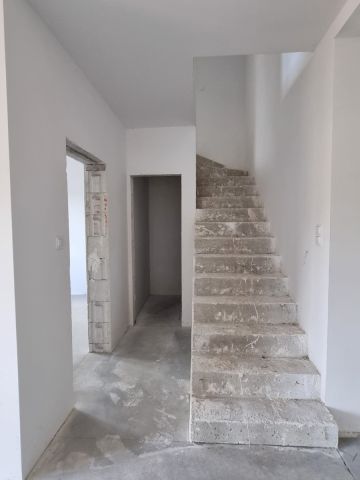 dom wolnostojący, 6 pokoi Bagno. Zdjęcie 16
