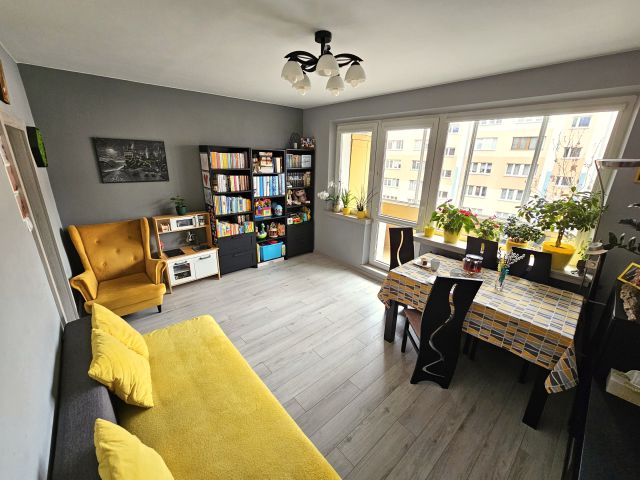 Mieszkanie 3-pokojowe Łódź Retkinia, ul. Olimpijska. Zdjęcie 1