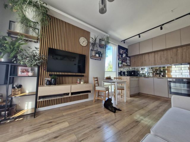 Mieszkanie 2-pokojowe Zamienie. Zdjęcie 1