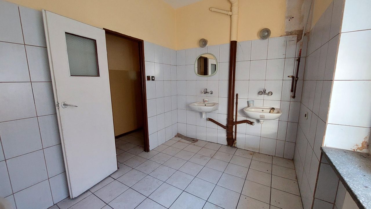 Biuro Jelenia Góra, ul. Krakowska. Zdjęcie 13