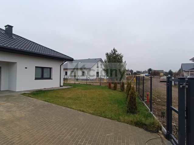 dom wolnostojący, 4 pokoje Rusiec. Zdjęcie 9