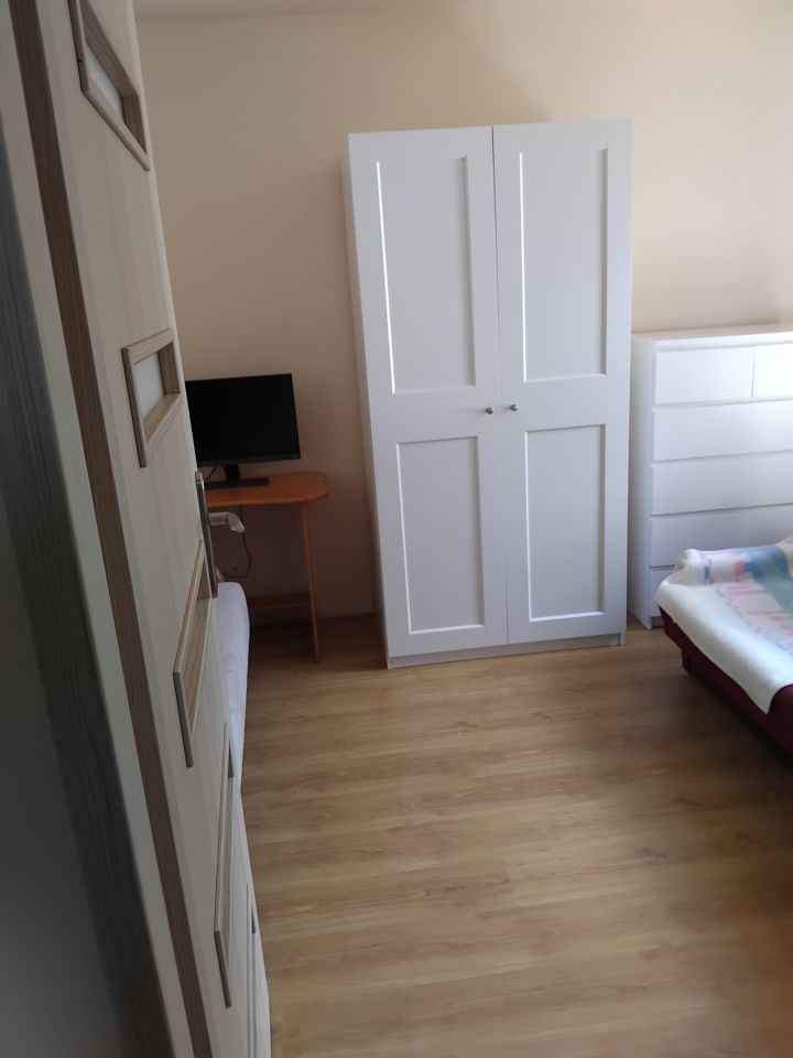 dom wolnostojący, 2 pokoje Albertów. Zdjęcie 11