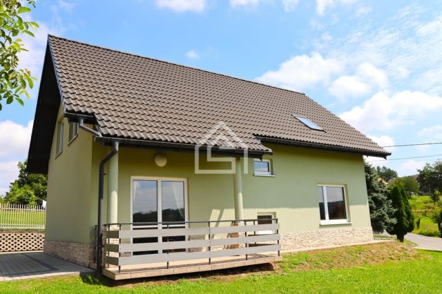 dom wolnostojący, 4 pokoje Królówka. Zdjęcie 2