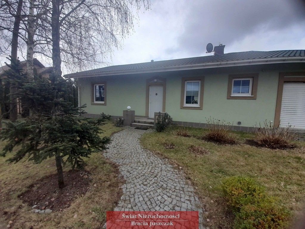 dom wolnostojący, 3 pokoje Stanowice. Zdjęcie 2