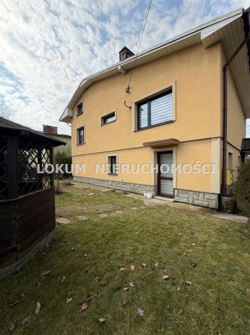 dom wolnostojący, 5 pokoi Bąków, ul. Jasna. Zdjęcie 2