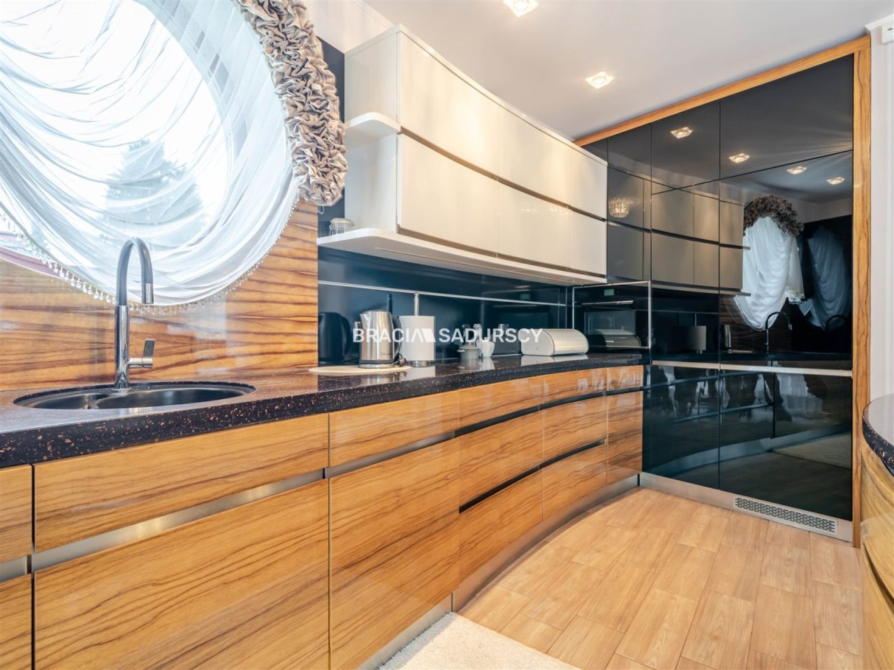 dom wolnostojący, 5 pokoi Myślenice Zarabie, ul. Bukowa. Zdjęcie 5