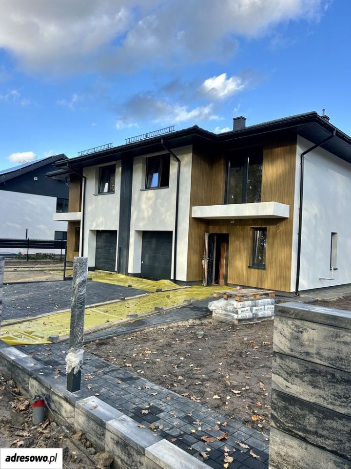 bliźniak, 4 pokoje Sulejówek, ul. Urocza. Zdjęcie 2