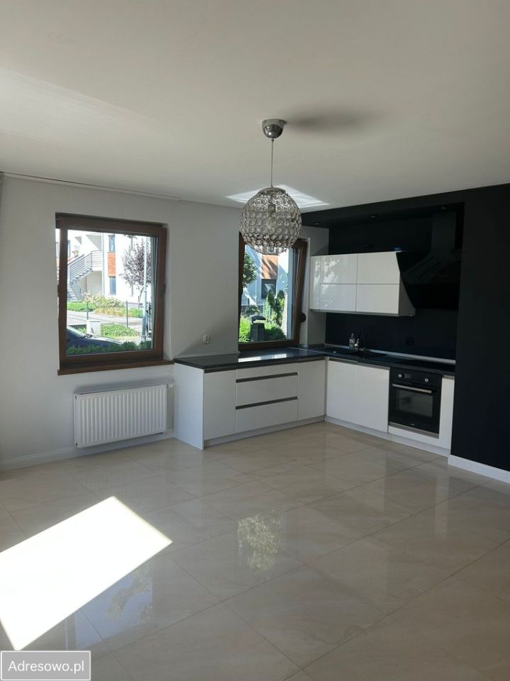 Mieszkanie 3-pokojowe Żary. Zdjęcie 3