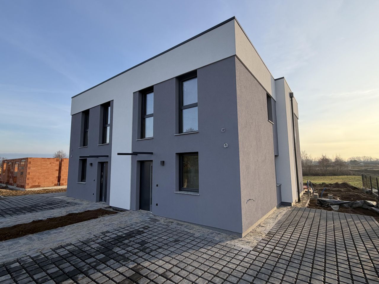 bliźniak, 4 pokoje Mechnice, ul. Jaśminowa. Zdjęcie 2