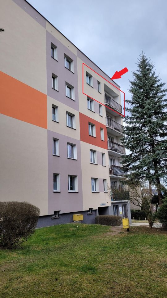 Mieszkanie 3-pokojowe Jelenia Góra Centrum, ul. Konstantego Ildefonsa Gałczyńskiego. Zdjęcie 2