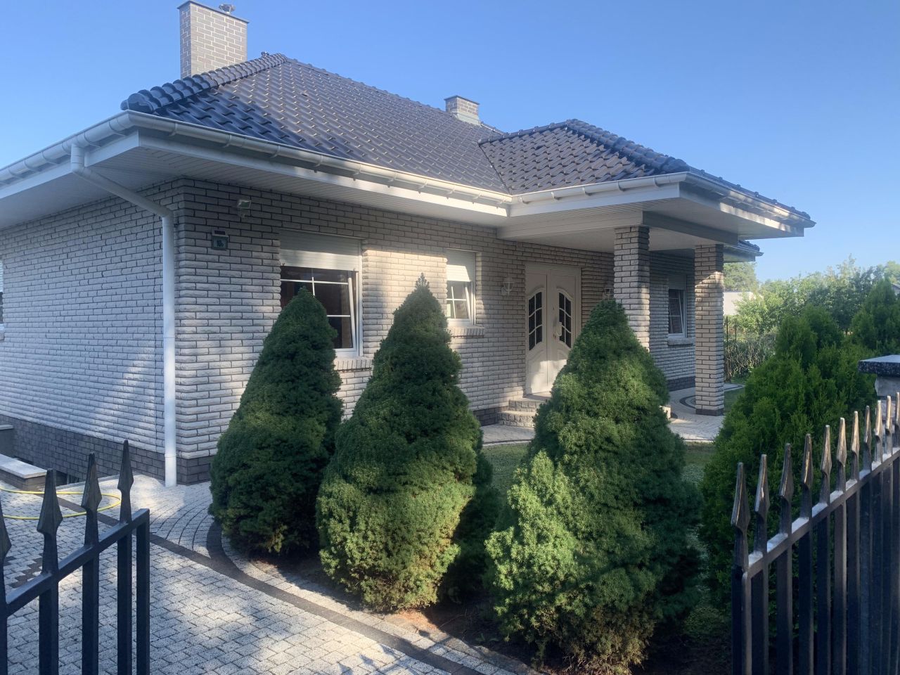 dom wolnostojący, 5 pokoi Ostrzeszów. Zdjęcie 2