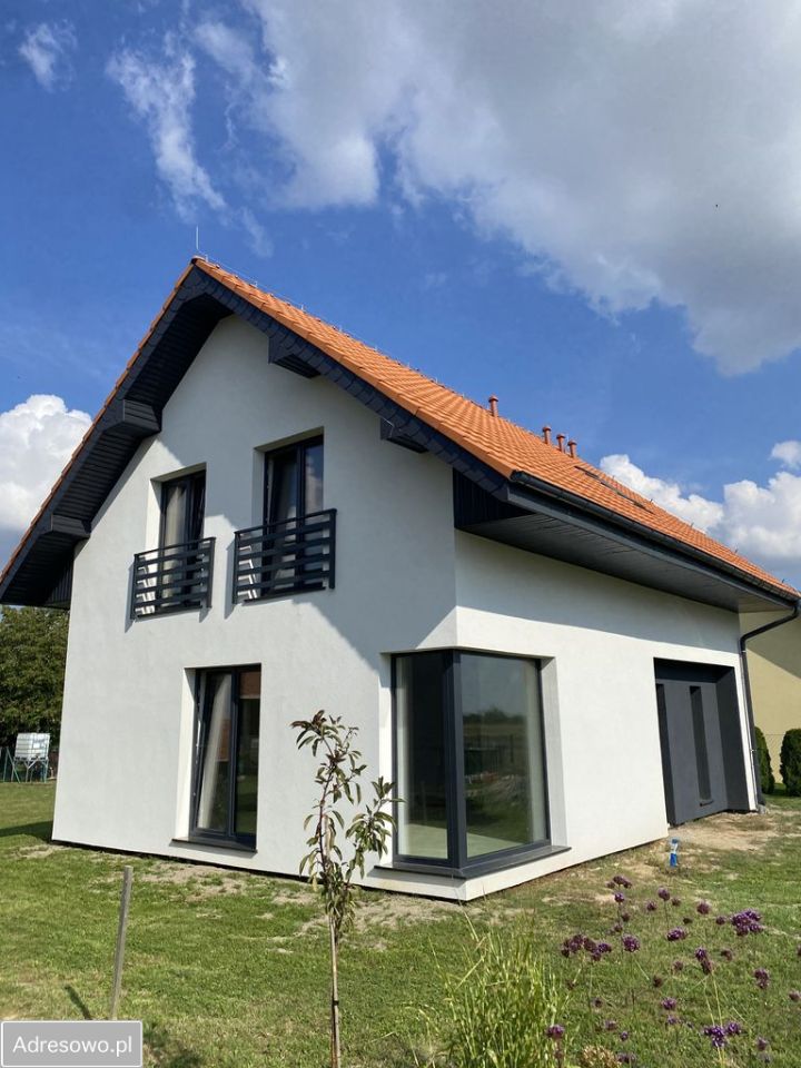 dom wolnostojący, 5 pokoi Radakowice, ul. Jaśminowa