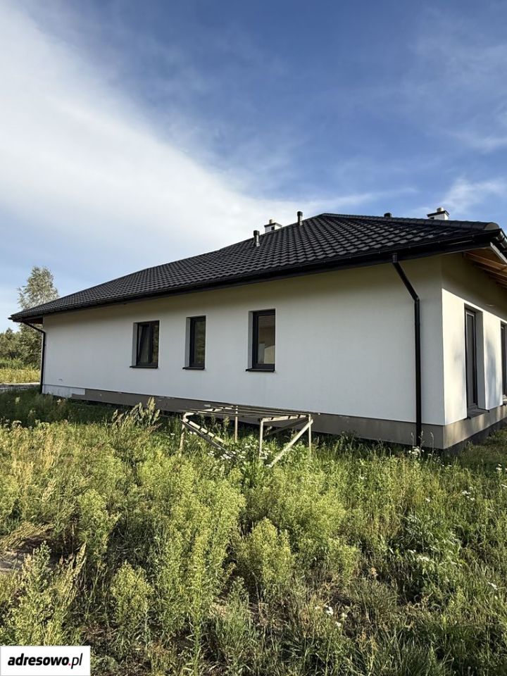 dom wolnostojący, 4 pokoje Maków Nowy. Zdjęcie 2